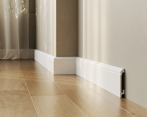 Quick-Step белый напольный плинтус из HD полимера QSSKRW05380 купить