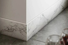 Плинтус керамический